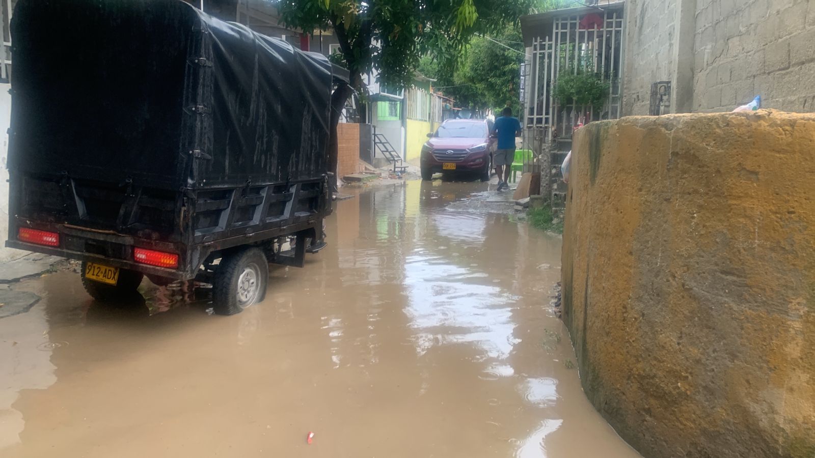 Alcaldía atiende emergencia por lluvias en Santa Marta