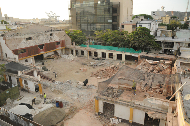 Cesó la horrible noche, recursos para terminar restructuración del Teatro Santa Marta están garantizados