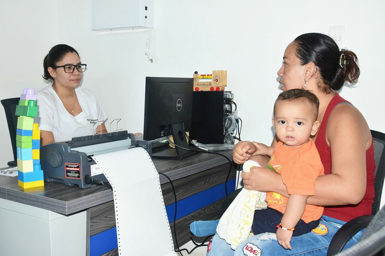 Líderes comunales saludan puesta en funcionamiento del centro de salud de la Paz. Líderes comunales saludan puesta en funcionamiento del centro de salud de la Paz.