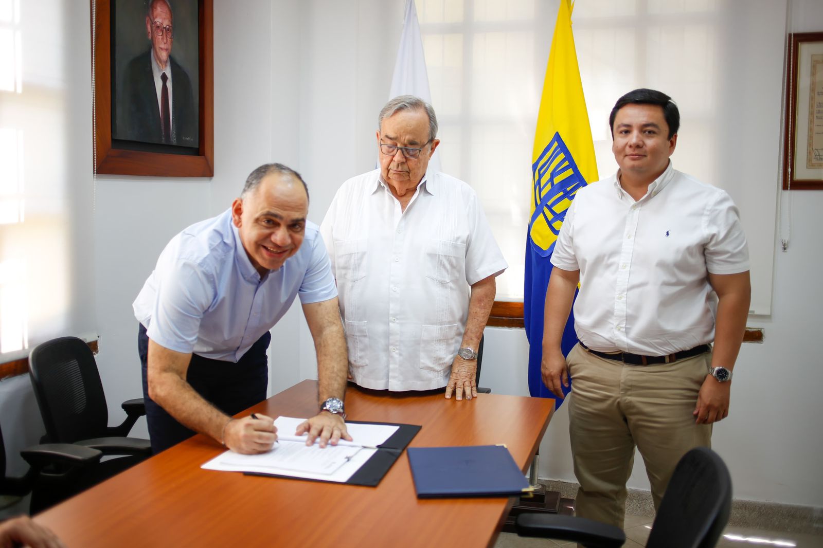 bol0454-carlos-pinedo-alcalde-convenio-universidad-sergio-arboleda