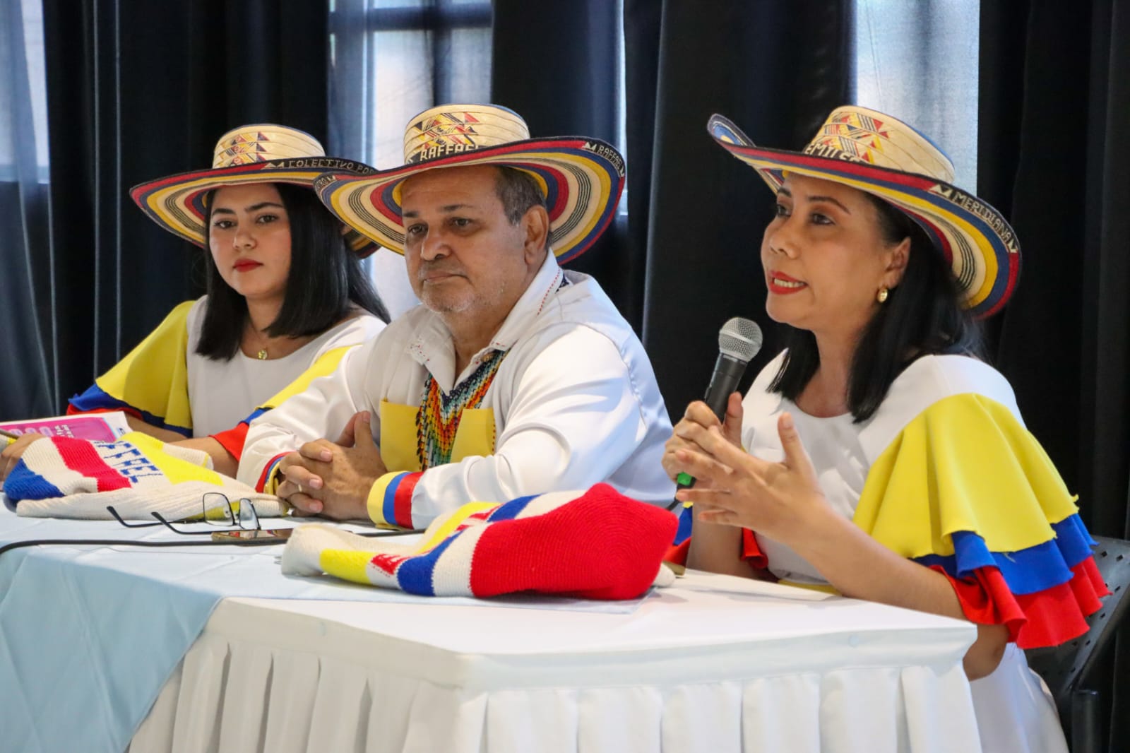 Poemas_para_la_Paz_Total,_iniciativa_de_la_Fundación_Santigua_que_se_toma_la_ciudad