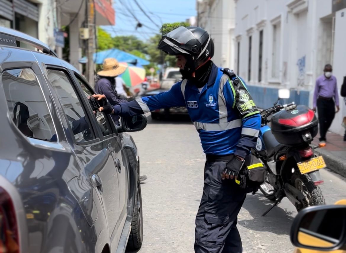 ‘Que no te pillen mal parqueado’, campaña contra el estacionamiento indebido en las calles del distrito ‘Que no te pillen mal parqueado’, campaña contra el estacionamiento indebido en las calles del distrito