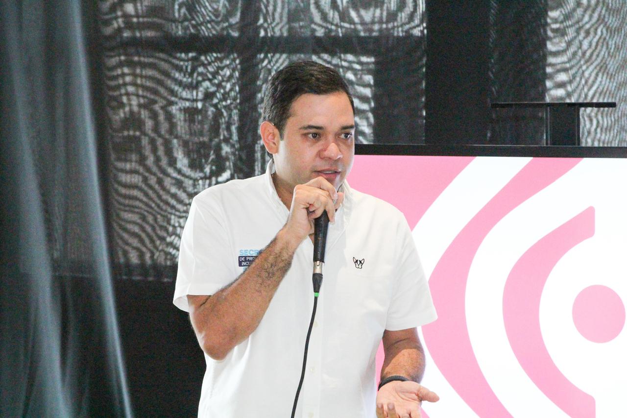 Secretario de Promoción Social David Farelo radicará dos megaproyectos para los 500 años de Santa Marta. 
