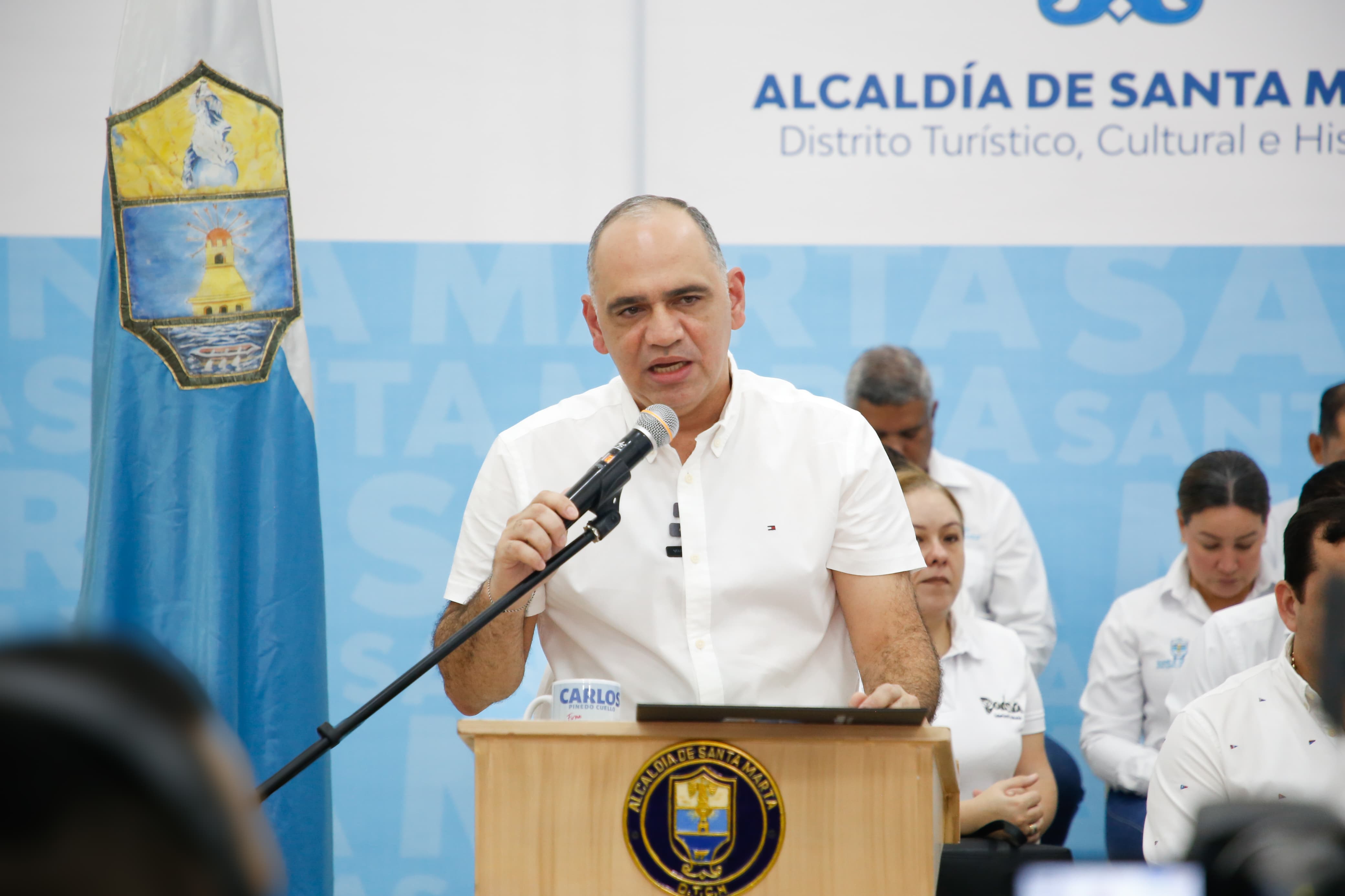 Alcalde Carlos Pinedo Cuello revela hallazgos de irregularidades por más de $743 mil millones en la administración del distrito