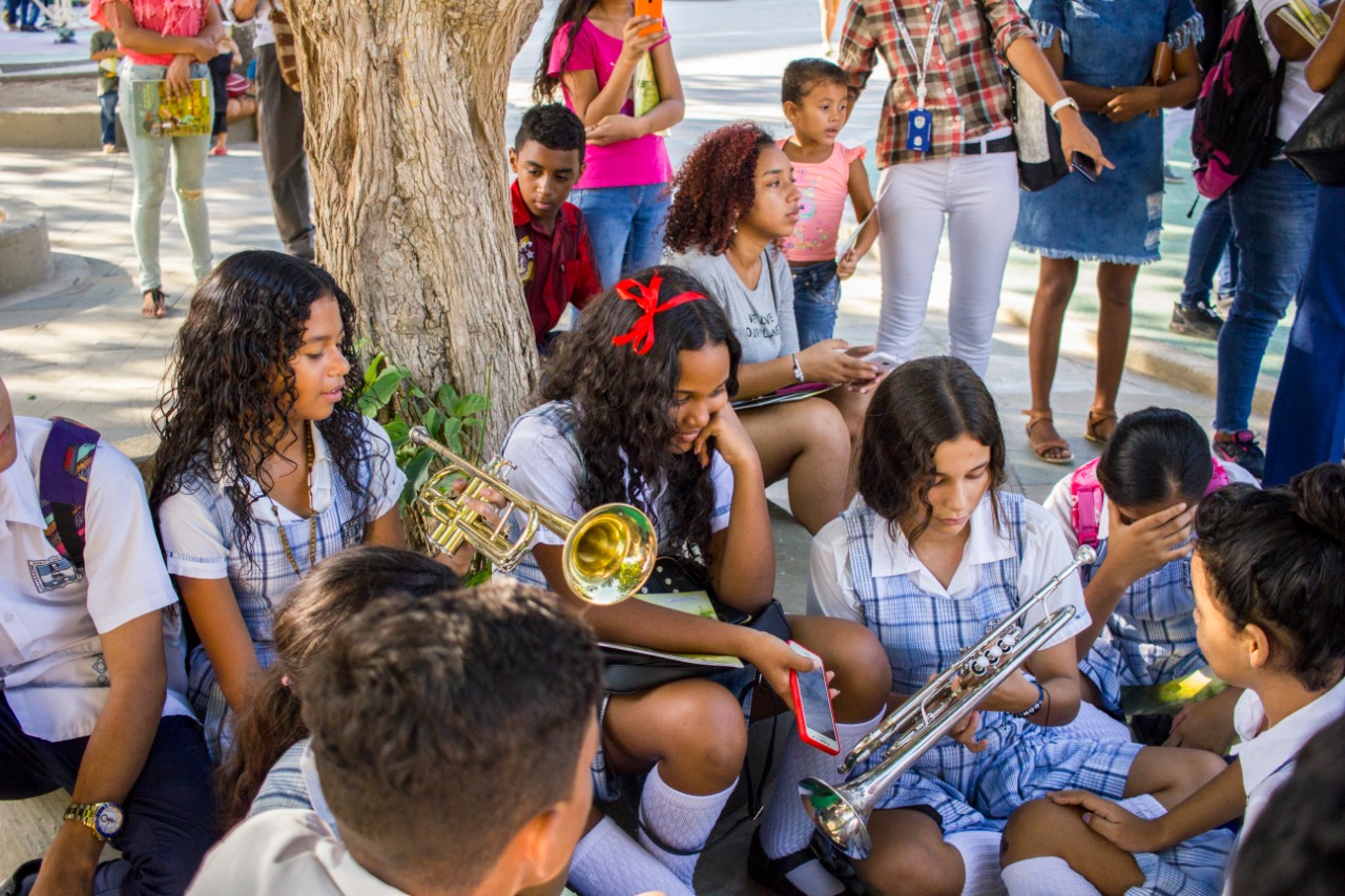 70 niños de Bastidas gozaron Galería Callejera al ritmo de Rap 