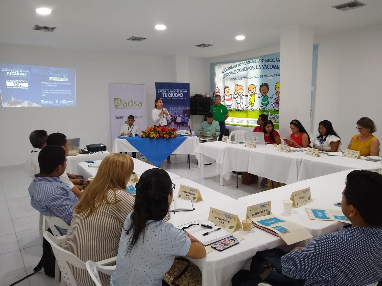 Dadsa y gremios acuerdan fomentar proyectos de emprendimiento sostenible para controlar consumo de plásticos de un solo uso