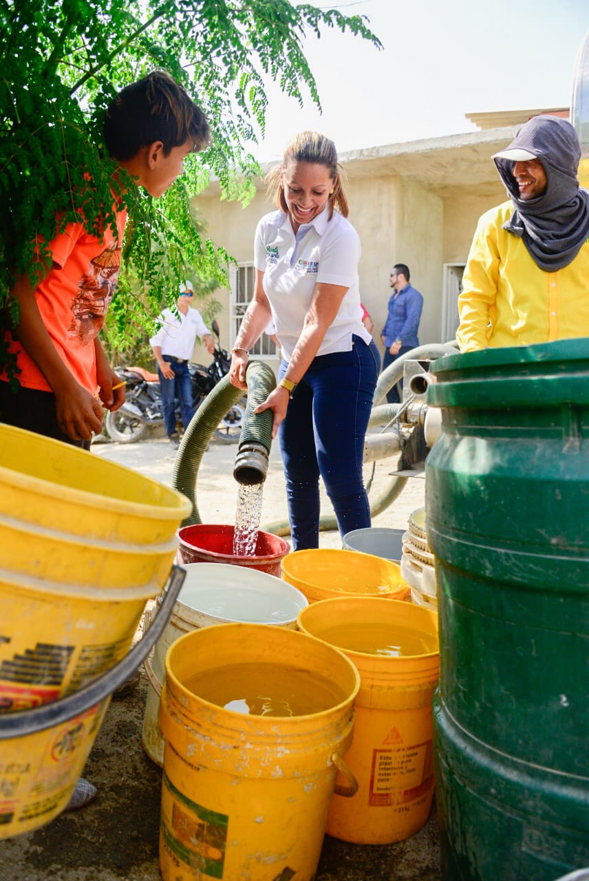 Essmar lleva 24 mil litros de agua a 275 familias del barrio Brisas del Mar