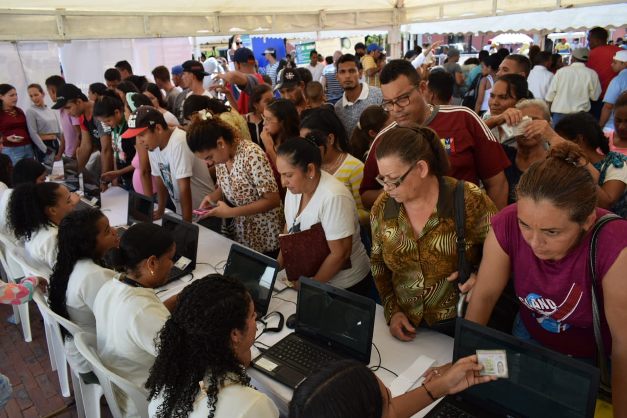 1.800 personas accedieron a la ‘Gran Feria para Migrantes’ 1.800 personas accedieron a la ‘Gran Feria para Migrantes’