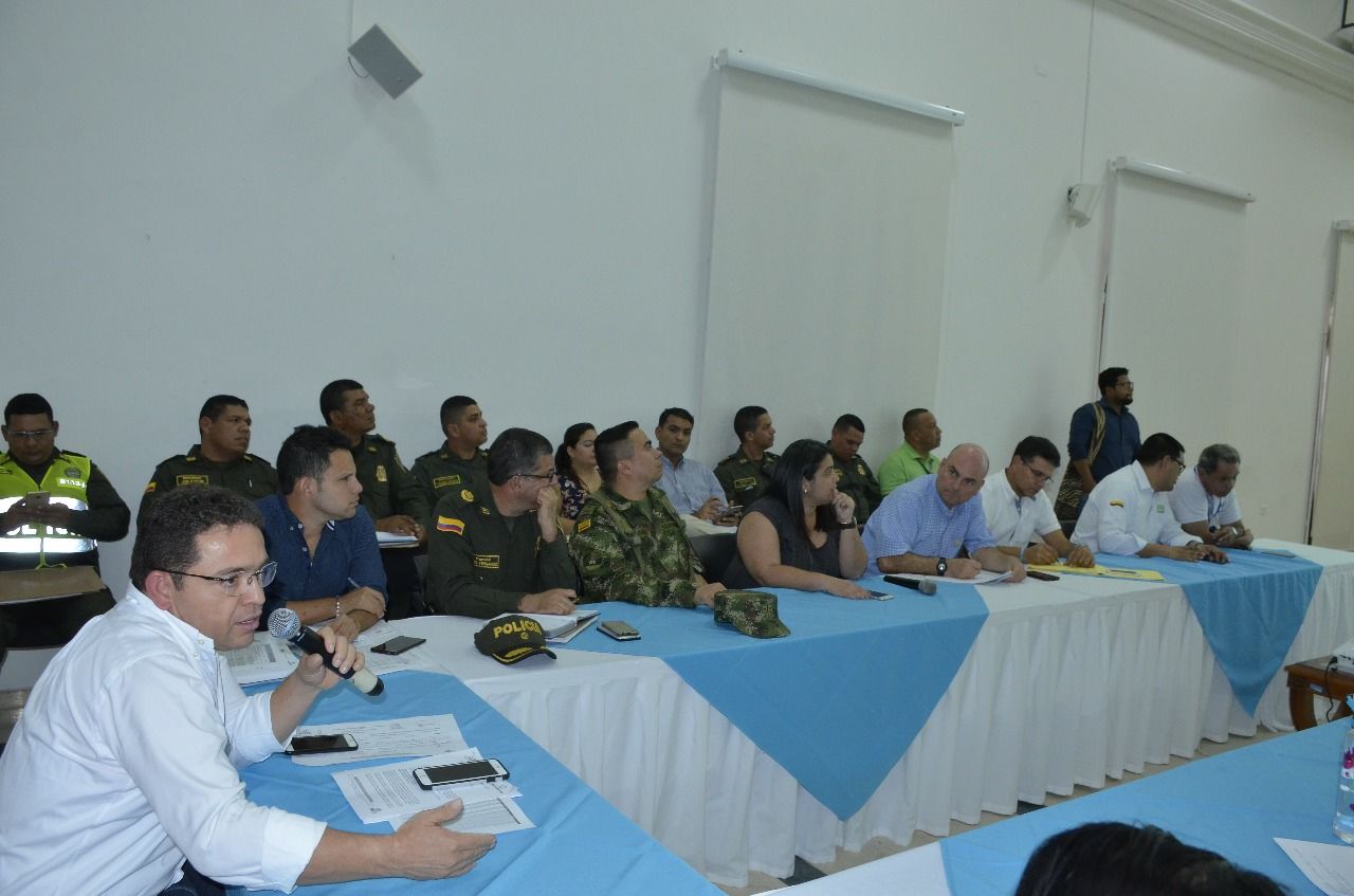 Distrito desmontará vallas políticas instaladas en sitios no autorizados
