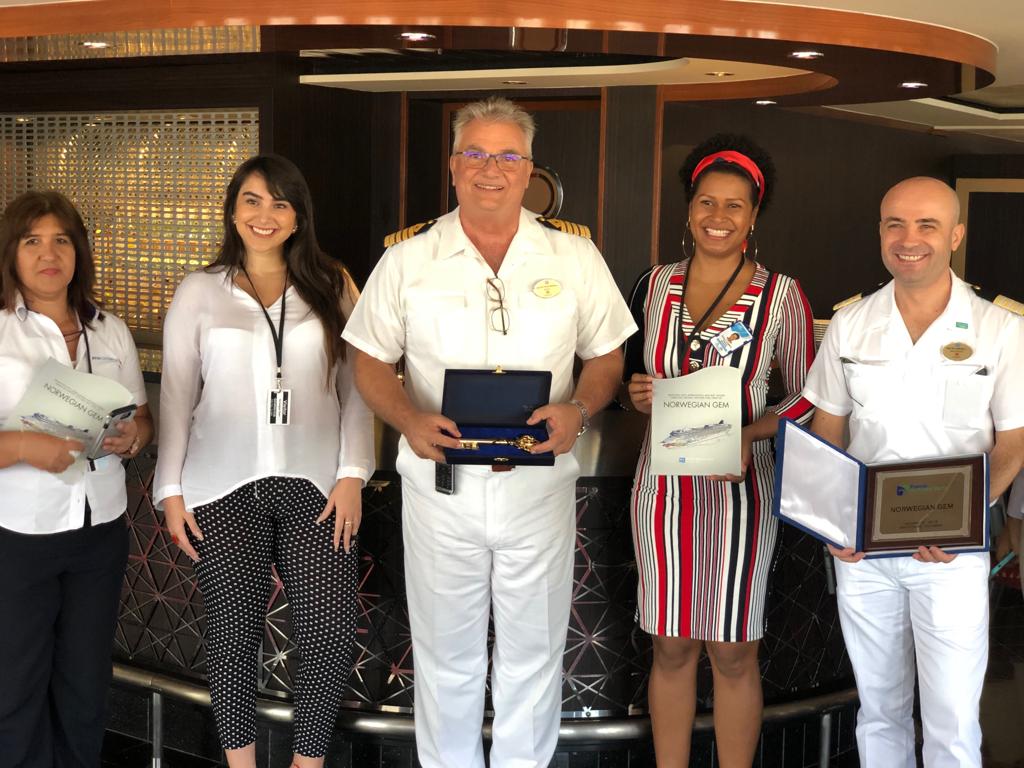Alcaldía entregó llaves de Santa Marta a capitán del Norwegian Gem