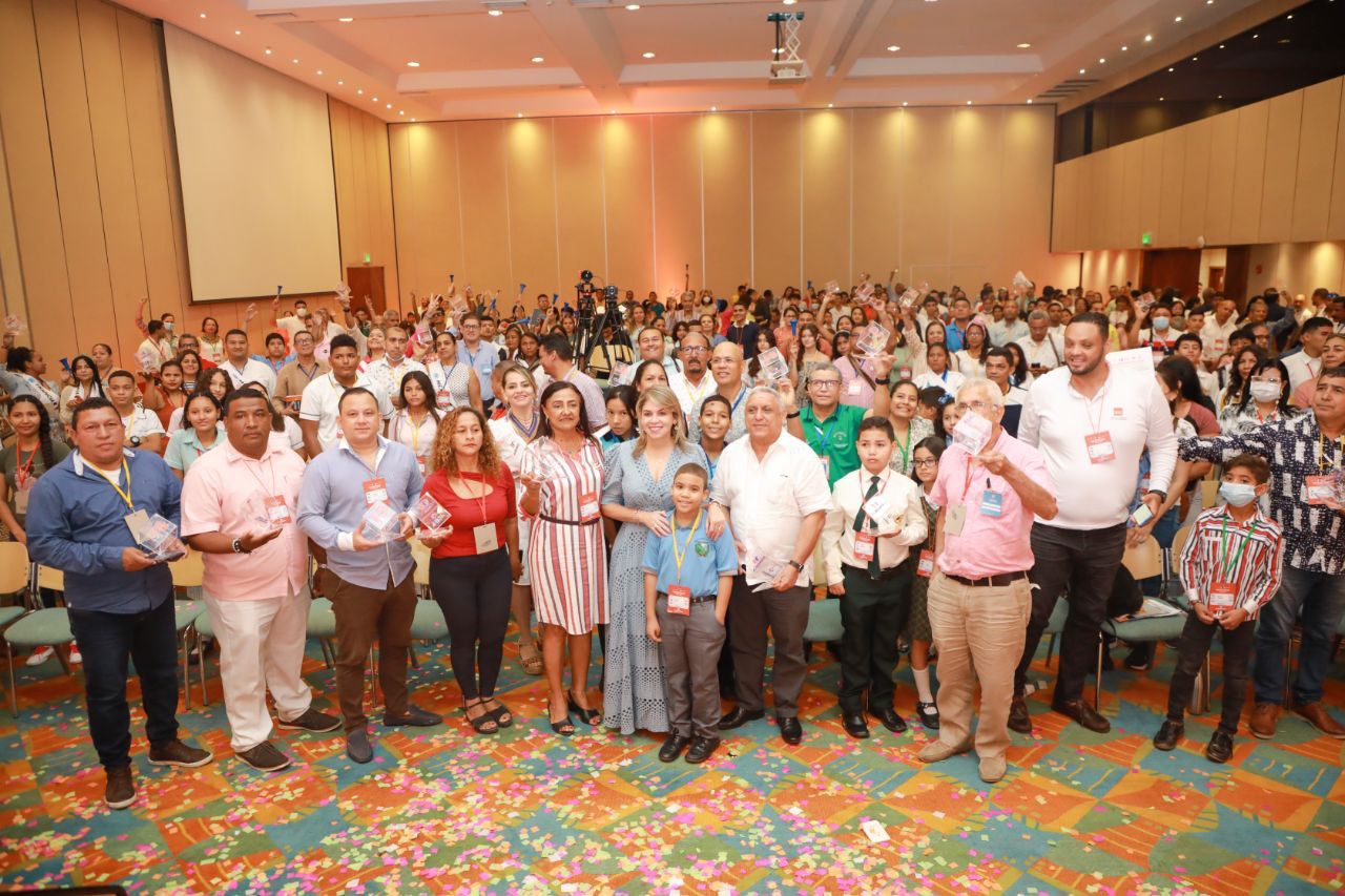 La alcaldesa Virna Johnson presentó los proyectos con los que revolucionará la política Educativa de Santa Marta