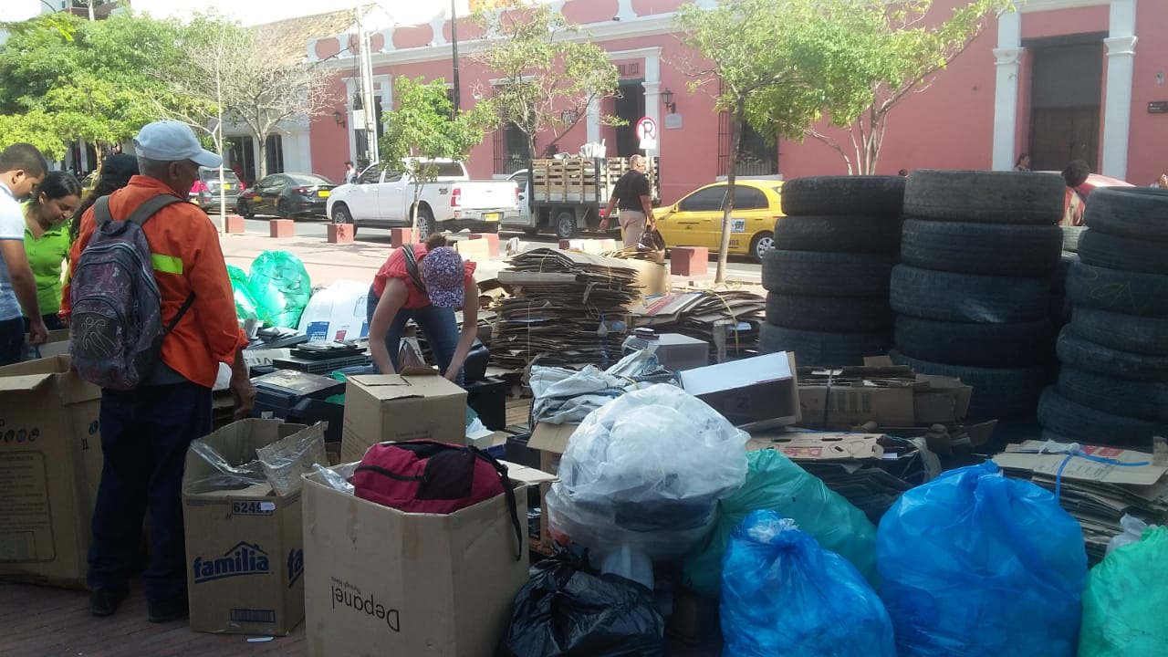 Con la entrega de 58.5 toneladas de residuos posconsumo, samarios se comprometen por una ciudad más amigable con el medio ambiente Con la entrega de 58.5 toneladas de residuos posconsumo, samarios se comprometen por una ciudad más amigable con el medio ambiente