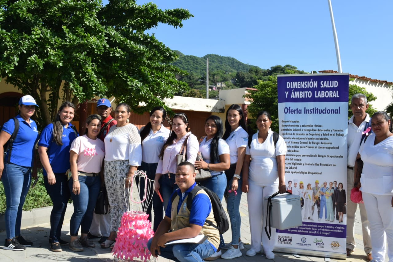Distrito realiza en Bastidas acciones de salud pública casa a casa Distrito realiza en Bastidas acciones de salud pública casa a casa