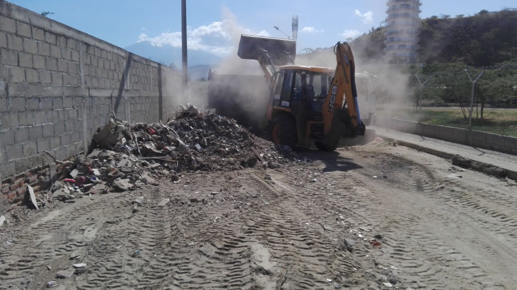 Essmar retiró 422 toneladas de escombros en El Rodadero Essmar retiró 422 toneladas de escombros en El Rodadero