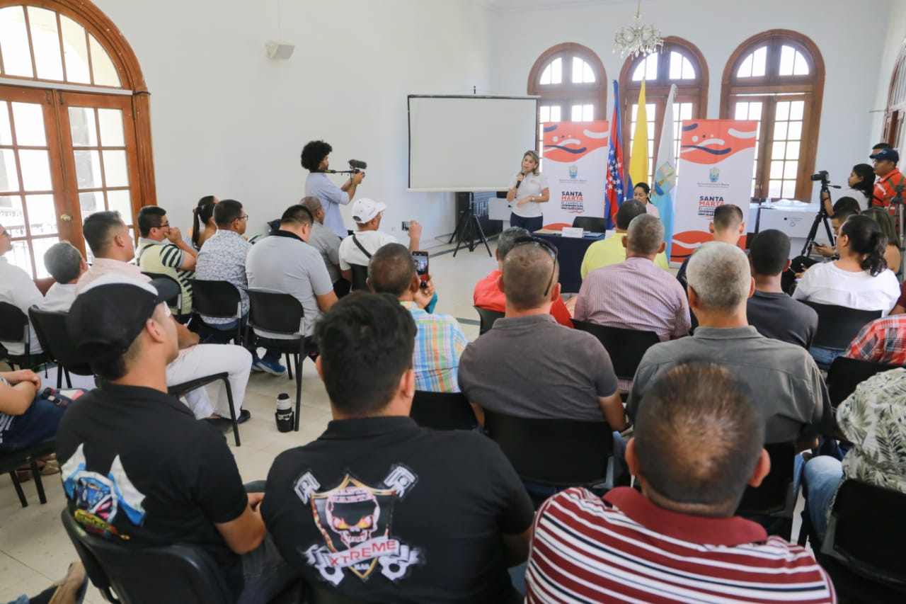 Alcaldía prorroga "Pico y Placa" para taxis y vehículos particulares