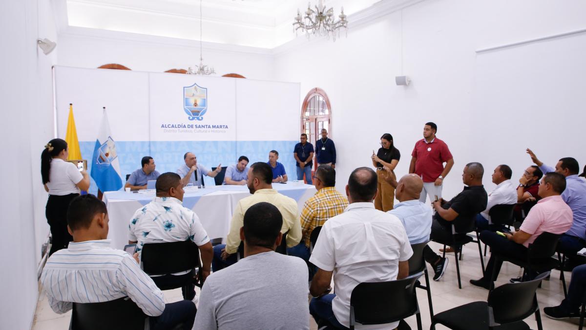 Alcaldía y el gremio taxistas logran consenso ante la nueva medida de pico y placa