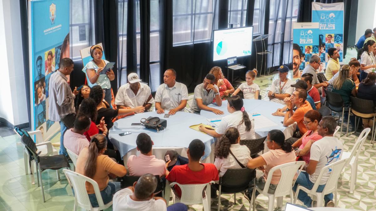 Mesas de trabajo del plan de desarrollo proyectan futuro sostenible en el Transporte Público de Santa Marta