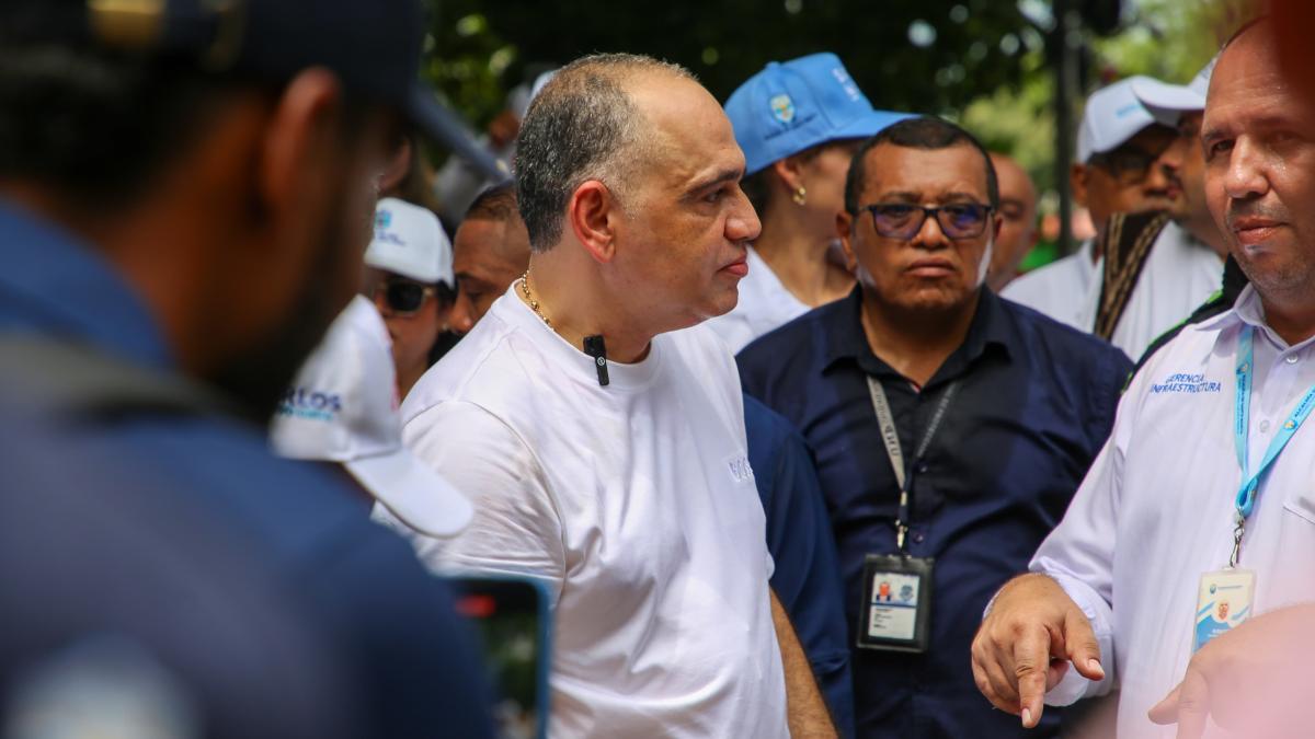 **Administración de Carlos Pinedo Cuello pavimentará las calles de Las Malvinas**