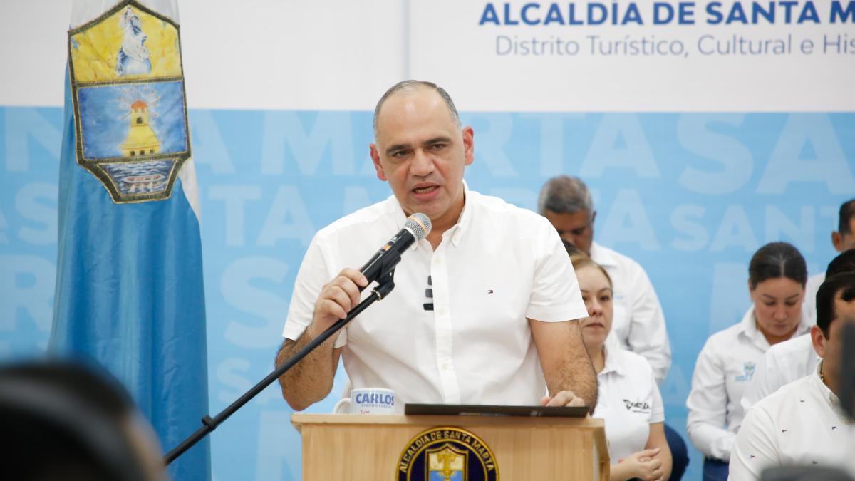 Alcalde Carlos Pinedo Cuello revela hallazgos de irregularidades por más de $743 mil millones en la administración del distrito