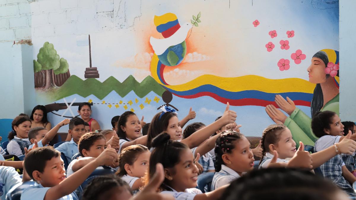 Docentes del Distrito reciben hoy el pago de retroactivo