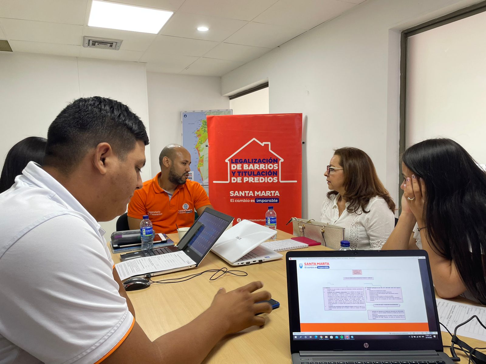 Programa ‘Legalización de Barrios y Titulación de Predios‘ de la Alcaldía de Santa Marta se destaca como referente nacional Programa ‘Legalización de Barrios y Titulación de Predios‘ de la Alcaldía de Santa Marta se destaca como referente nacional