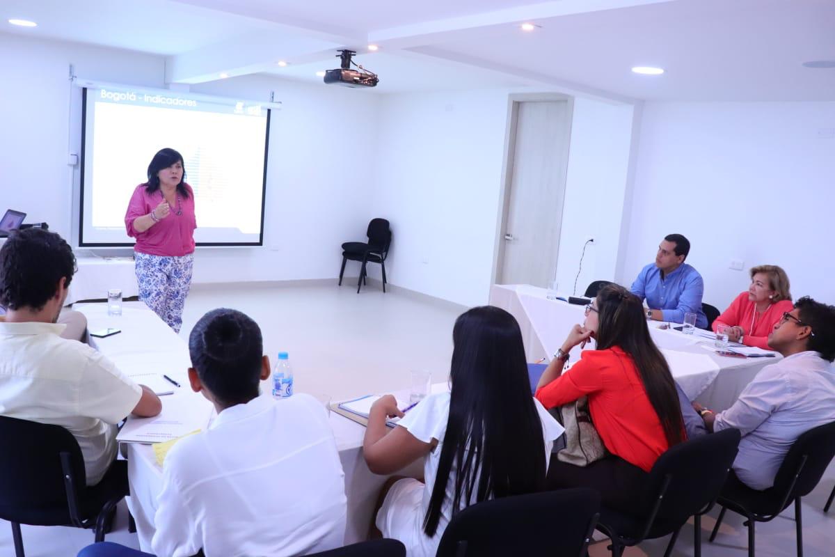 Directora de la IPES se reunió con Gabinete Distrital para diseñar estrategias que impacten en la economía informal Directora de la IPES se reunió con Gabinete Distrital para diseñar estrategias que impacten en la economía informal
