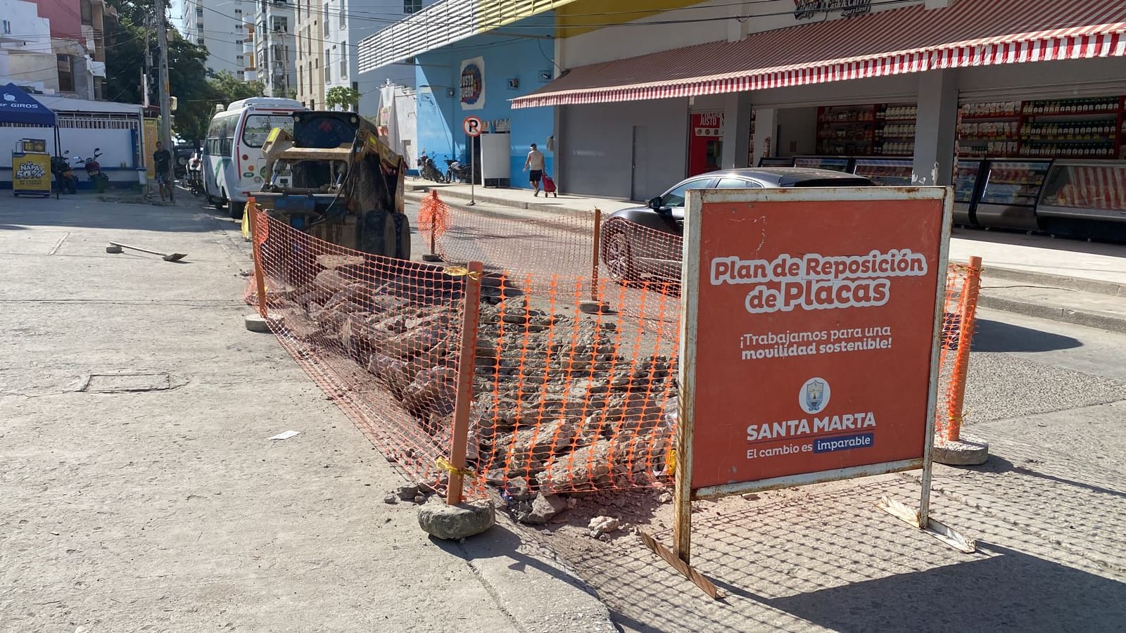 Avanza reposición de placas en la malla vial de El Rodadero